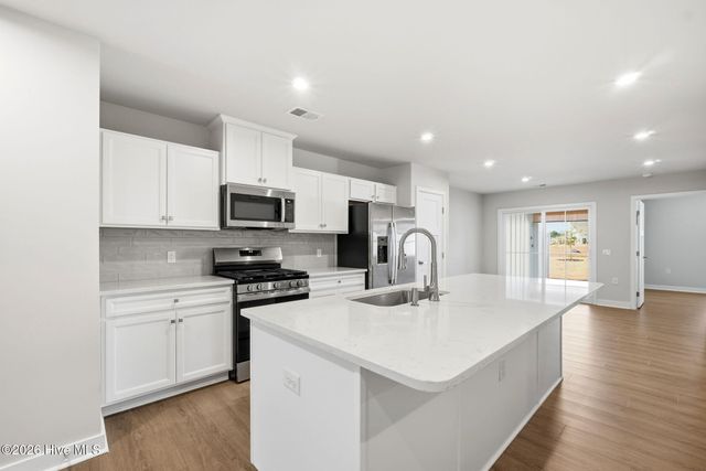 3171 Edgehill Drive, Navassa, NC 28451