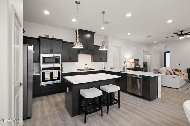 1815 CIMARRON PARK Drive, El Paso, TX 79911