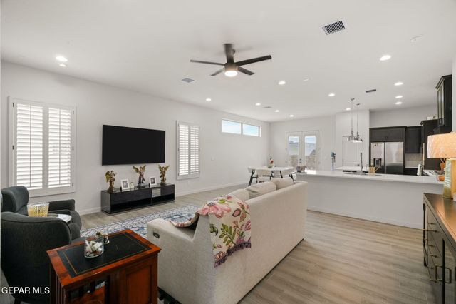 1815 CIMARRON PARK Drive, El Paso, TX 79911