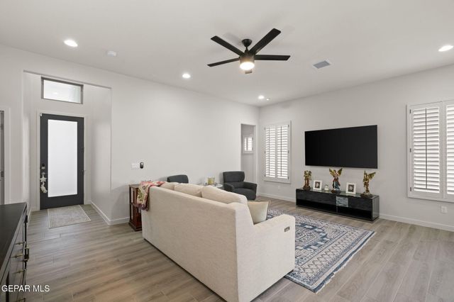 1815 CIMARRON PARK Drive, El Paso, TX 79911