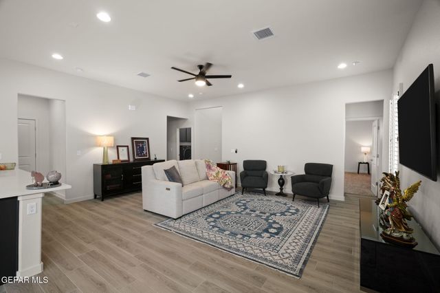 1815 CIMARRON PARK Drive, El Paso, TX 79911