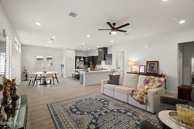 1815 CIMARRON PARK Drive, El Paso, TX 79911