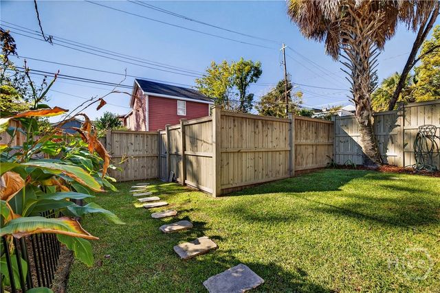 513 E Henry Street, Savannah, GA 31401