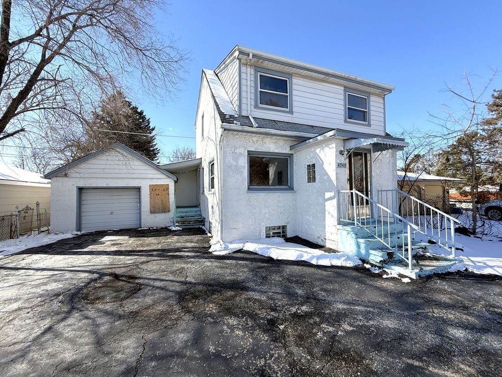 4040 Rose Avenue, Lyons, IL 60534