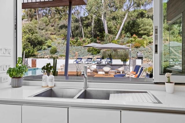 6672 Avenida Andorra, La Jolla (san Diego), CA 92037