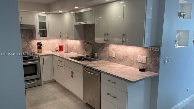 531 N Ocean Blvd 404, Pompano Beach, FL 33062