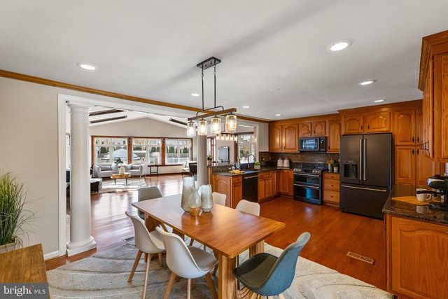 6462 HONEY TREE CT, Burke, VA 22015