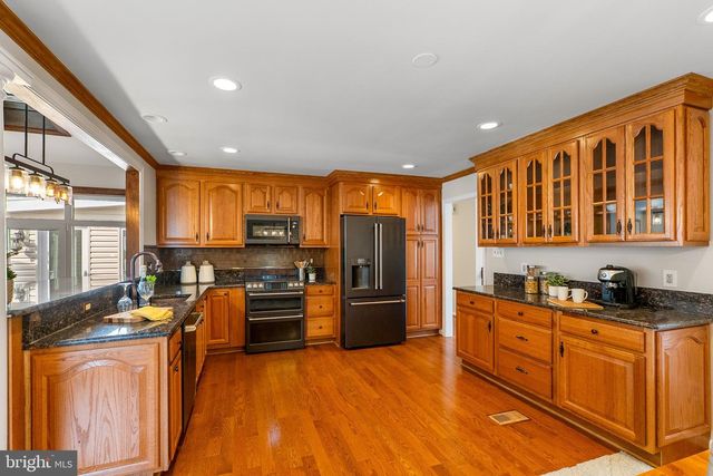 6462 HONEY TREE CT, Burke, VA 22015