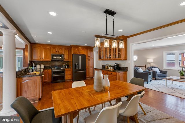 6462 HONEY TREE CT, Burke, VA 22015