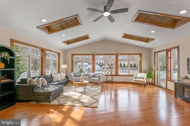 6462 HONEY TREE CT, Burke, VA 22015