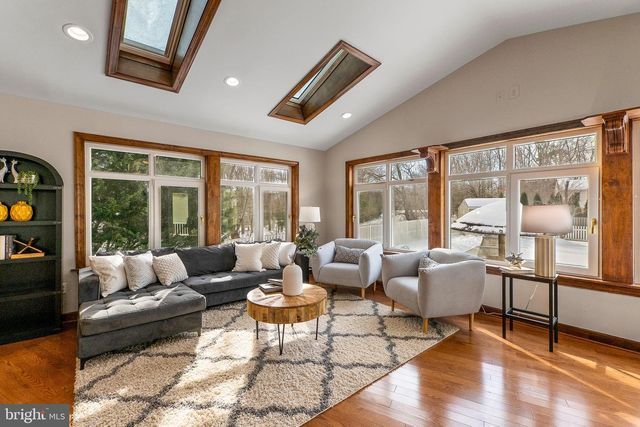 6462 HONEY TREE CT, Burke, VA 22015