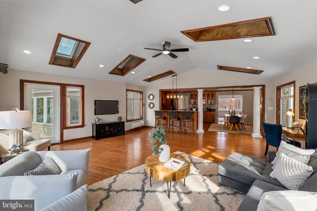 6462 HONEY TREE CT, Burke, VA 22015