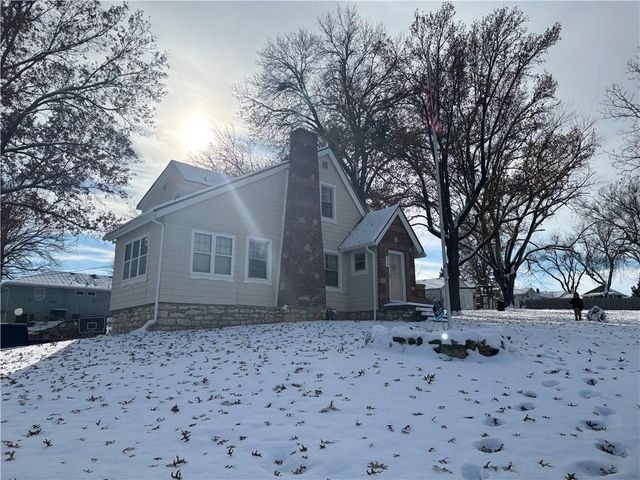 4925 Metropolitan Avenue, Kansas City, KS 66106