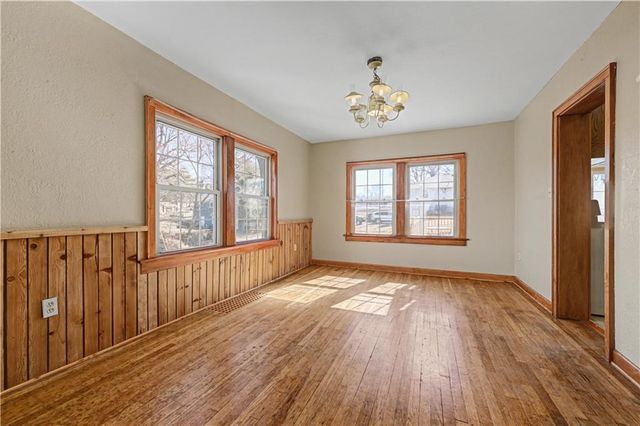 4925 Metropolitan Avenue, Kansas City, KS 66106