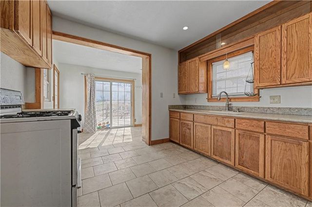 4925 Metropolitan Avenue, Kansas City, KS 66106