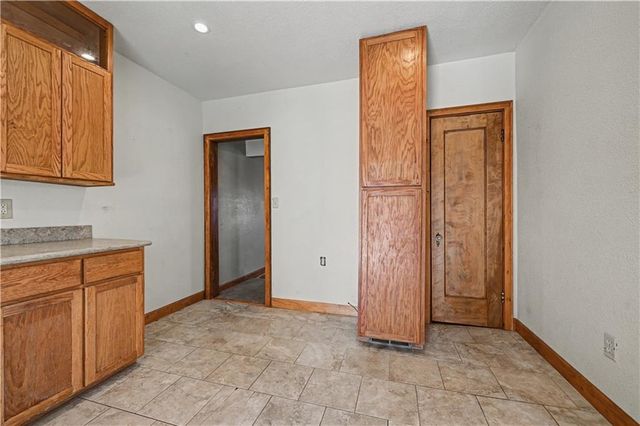 4925 Metropolitan Avenue, Kansas City, KS 66106