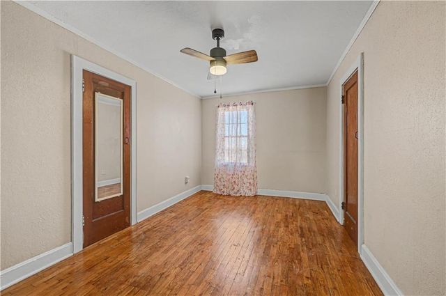 4925 Metropolitan Avenue, Kansas City, KS 66106