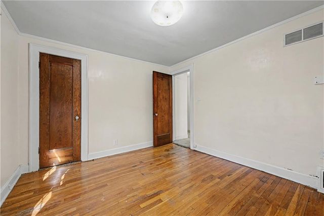 4925 Metropolitan Avenue, Kansas City, KS 66106