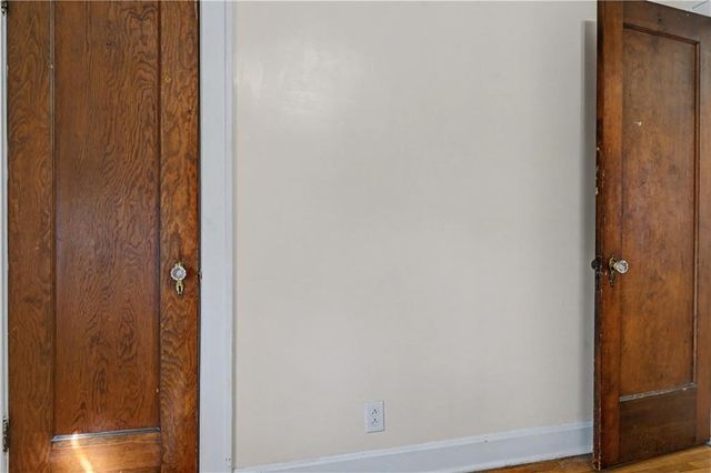 4925 Metropolitan Avenue, Kansas City, KS 66106