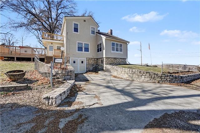 4925 Metropolitan Avenue, Kansas City, KS 66106