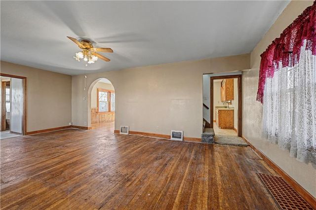 4925 Metropolitan Avenue, Kansas City, KS 66106