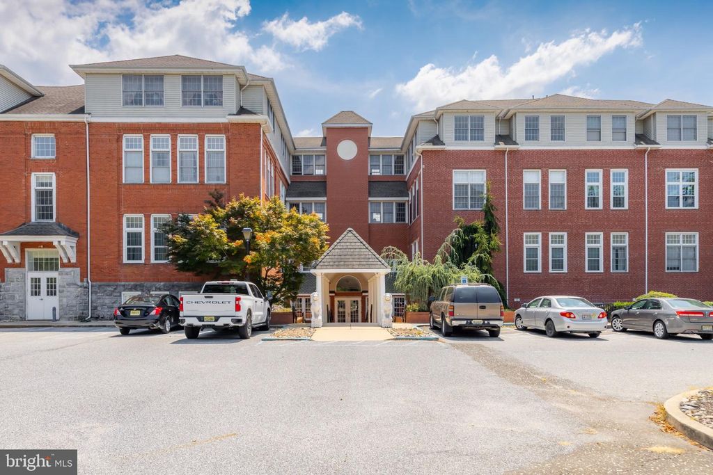 100 AURA RD #311, CLAYTON, NJ 08312 — exterior