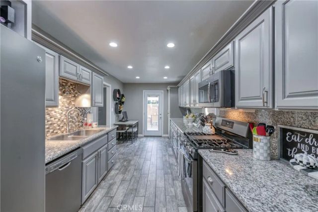 7560 N Charles Avenue C, Fresno, CA 93711