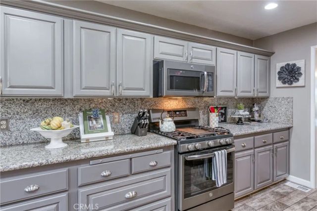 7560 N Charles Avenue C, Fresno, CA 93711