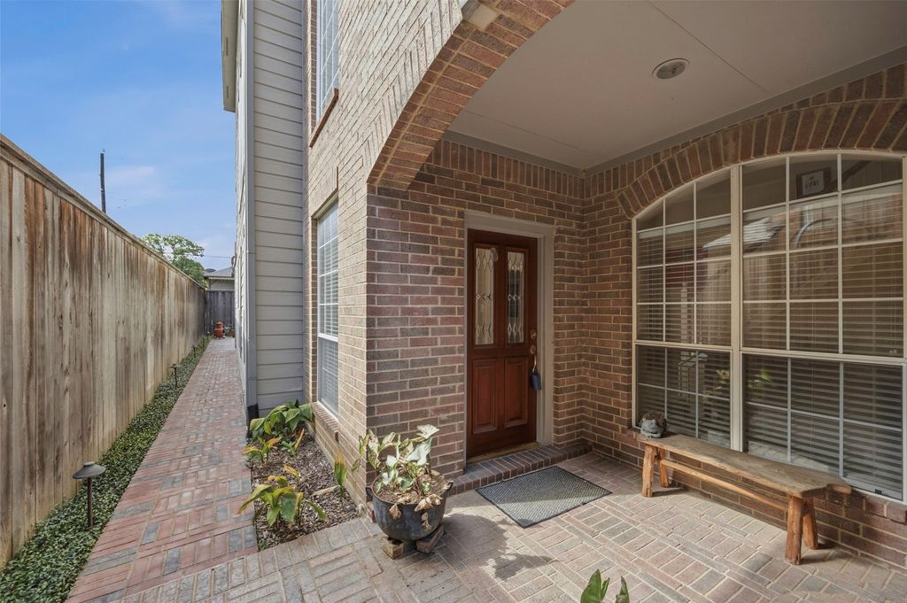 4811 Lafayette Avenue, Fort Worth, TX 76107 — photo 4