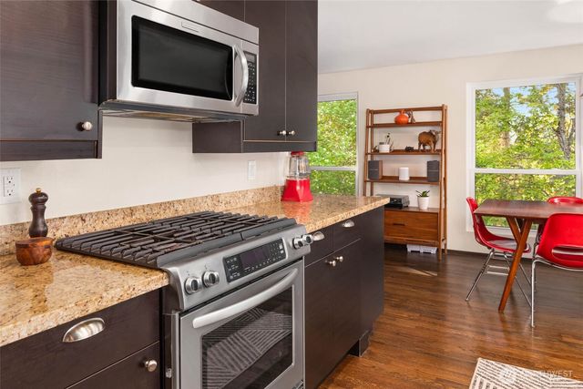 6311 121 Avenue SE, Bellevue, WA 98006