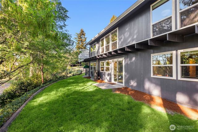 6311 121 Avenue SE, Bellevue, WA 98006