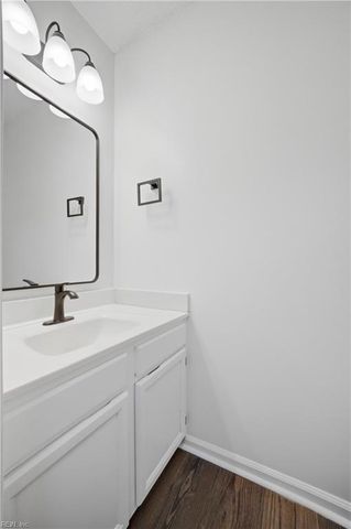 27 Tamarisk Quay Apt D, Hampton, VA 23666