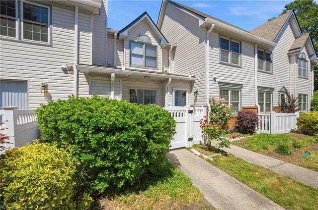 27 Tamarisk Quay Apt D, Hampton, VA 23666