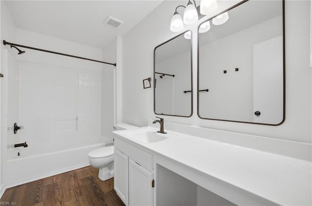 27 Tamarisk Quay Apt D, Hampton, VA 23666