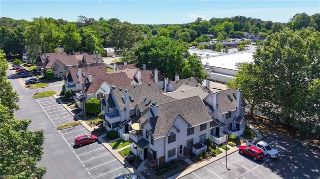 27 Tamarisk Quay Apt D, Hampton, VA 23666