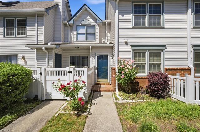 27 Tamarisk Quay Apt D, Hampton, VA 23666