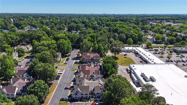 27 Tamarisk Quay Apt D, Hampton, VA 23666