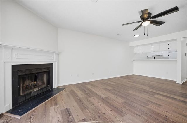 27 Tamarisk Quay Apt D, Hampton, VA 23666