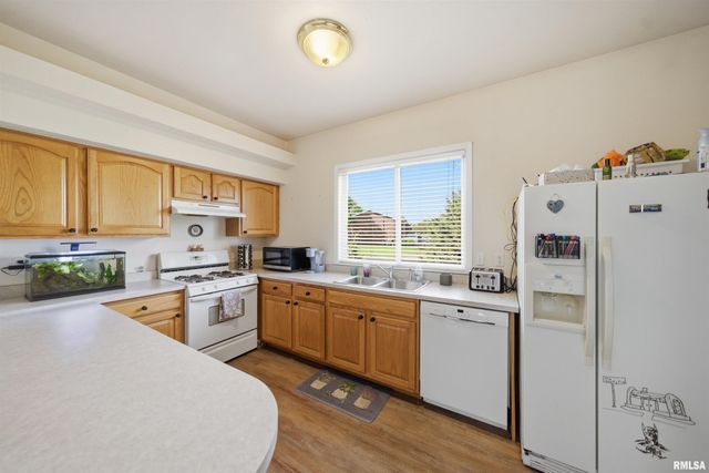 2004 S 2ND Avenue, Morton, IL 61550