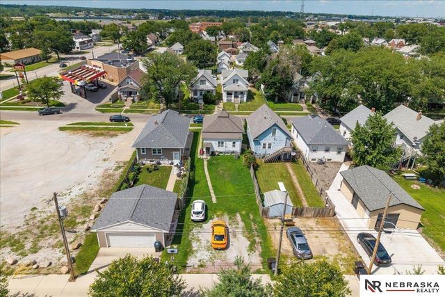 1027 Charleston Street, Lincoln, NE 68508