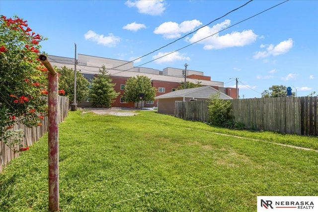 1027 Charleston Street, Lincoln, NE 68508