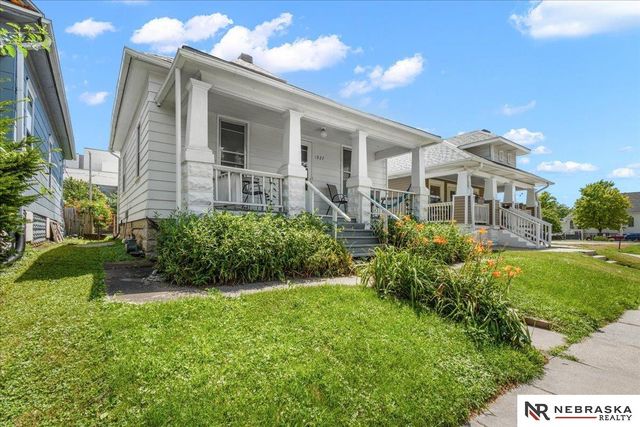 1027 Charleston Street, Lincoln, NE 68508