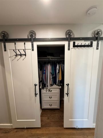 10810 Burdine Street, Houston, TX 77096