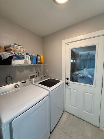 10810 Burdine Street, Houston, TX 77096