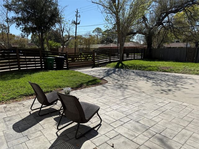 10810 Burdine Street, Houston, TX 77096