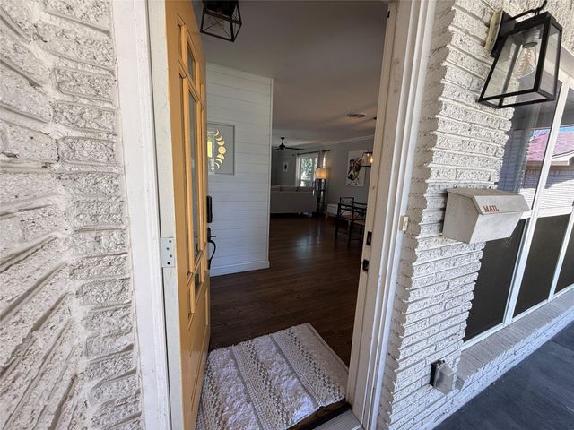 10810 Burdine Street, Houston, TX 77096