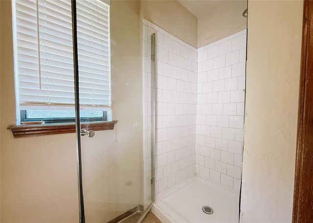 528 W 9th Street, Edmond, OK 73003