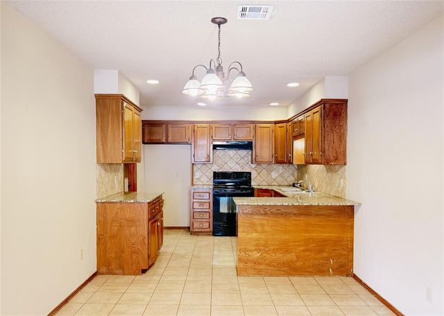 528 W 9th Street, Edmond, OK 73003