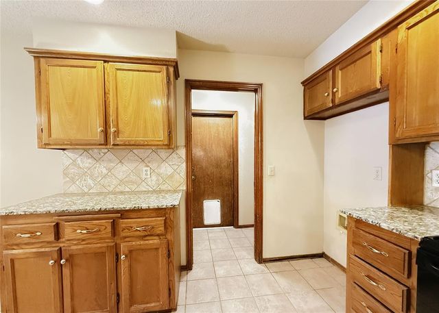 528 W 9th Street, Edmond, OK 73003