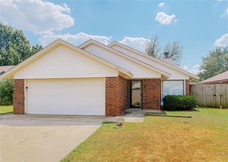 528 W 9th Street, Edmond, OK 73003